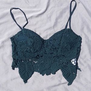 L’ATISTE turquoise lace cropped top